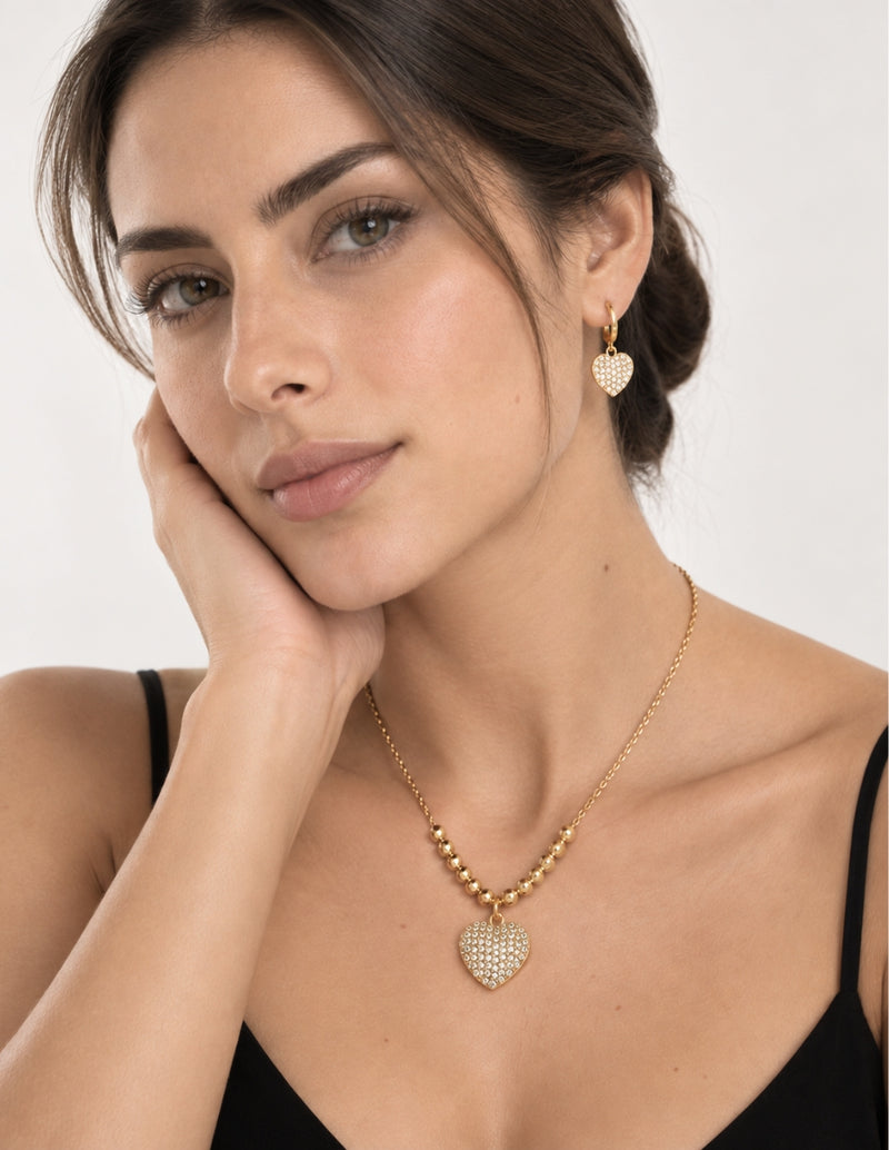 Collar y aretes de mujer Chapa de oro 18K Corazón y Circonias - detalle